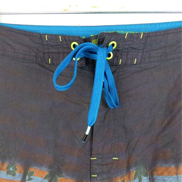 RVCA Board Shorts Mens 32 Vintage Brushed 9” Stripe Floral Ombre Swim Surf - Picture 3 of 14